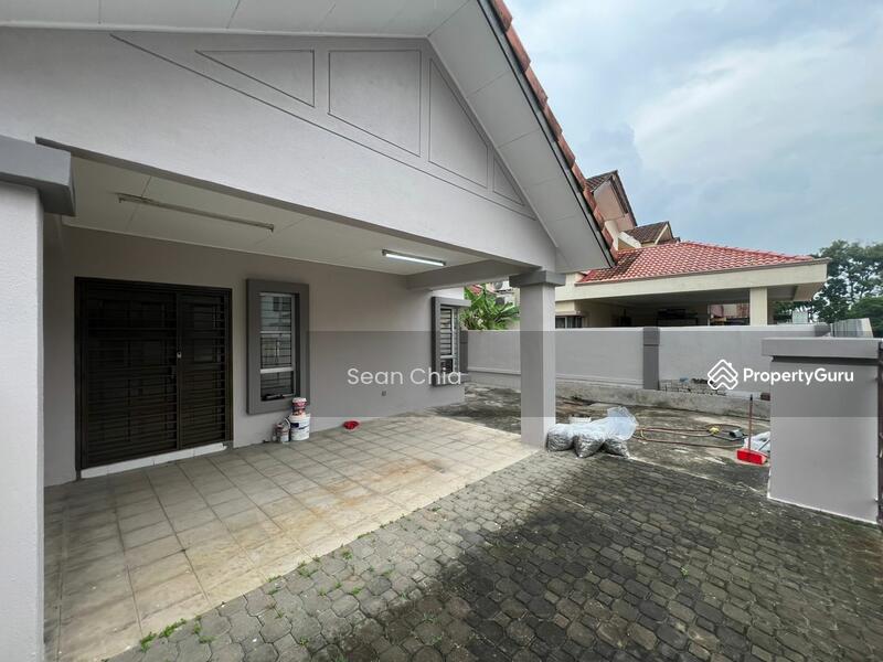 For Sale - Newly Refurbished 2sty Semi D 32x75 Freehold Aman Perdana Klang